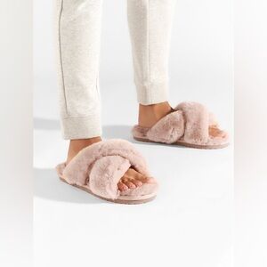 Mou ROBE Criss-Cross Slippers Size 7
